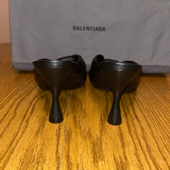 Balenciaga Drapy‎ Leather Mules - Picture 2 of 8